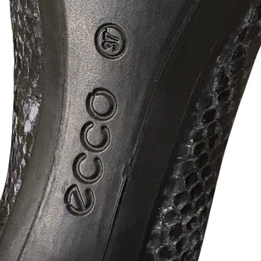 Ecco snakeskin black and white heels size 37